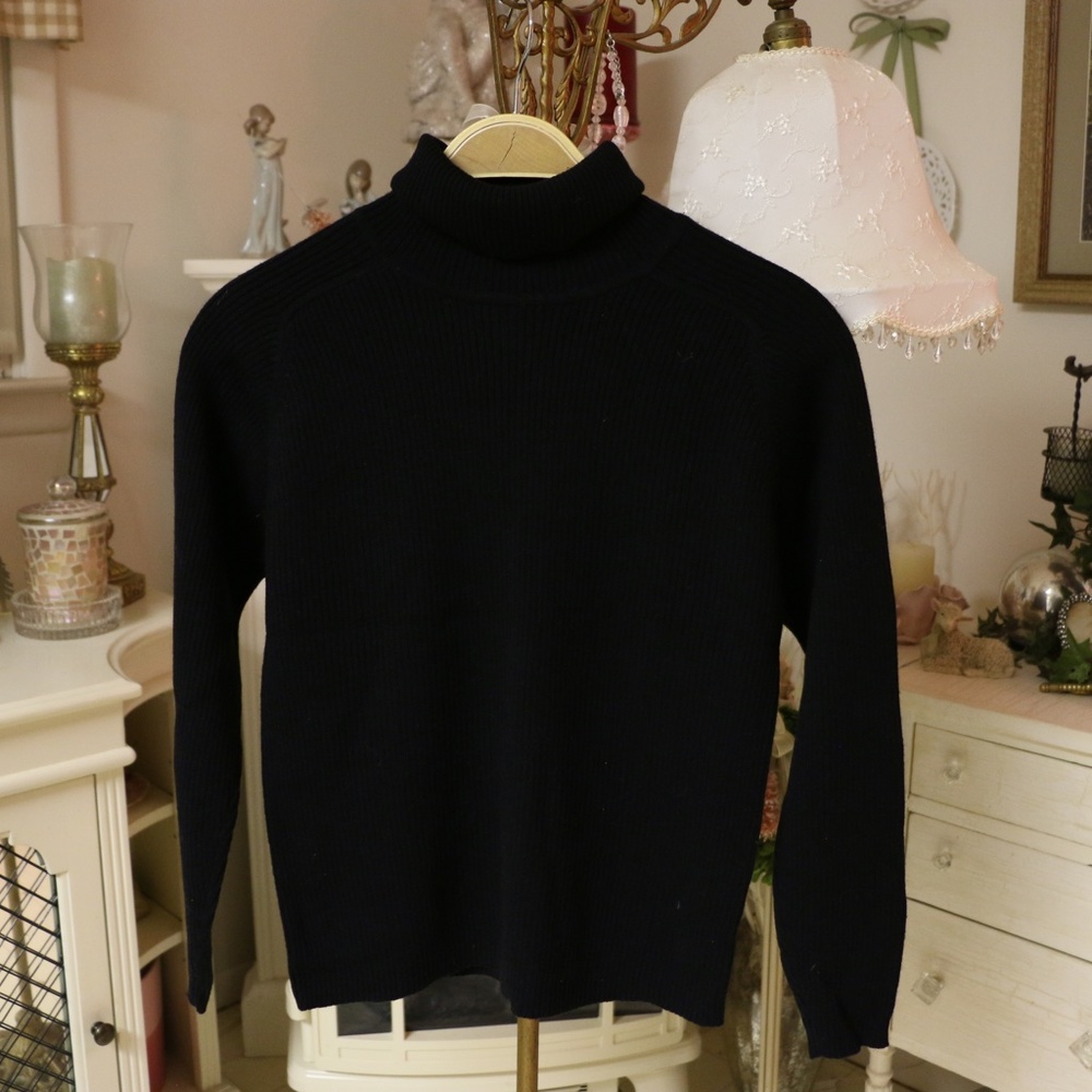 Black Jones New York Ribbed Turtleneck - Picture 2 of 7